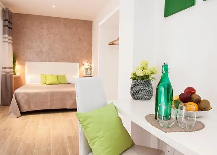 Frühstückspension Domus Casaletto 4*
